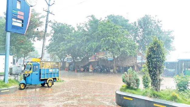 భారీ వర్షం