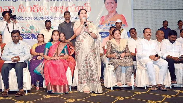 ప్రజాసేవలో భాగస్వాములు కావాలి