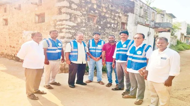 ప్రజాబాటలో విద్యుత్‌ అధికారులు