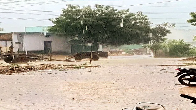 కొనసాగుతున్న వర్షాలు