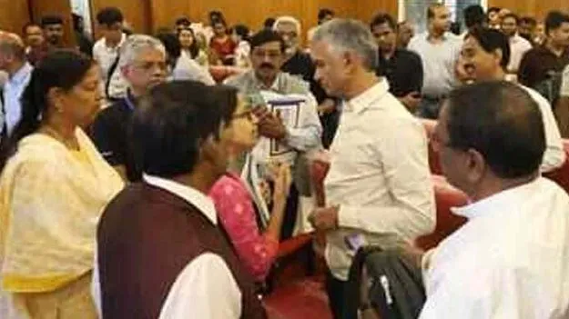 పీఆర్‌సీ కాలపరిమితి ఆరు నెలలకు కుదించాలి