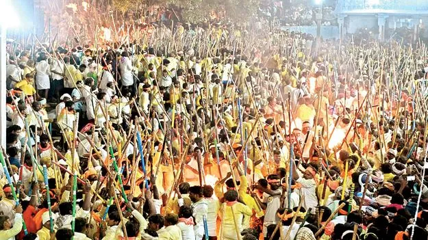    కర్రల కరాళ నృత్యం 