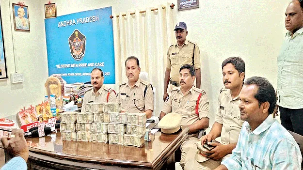 ఆత్మకూరులో భారీగా నగదు పట్టివేత