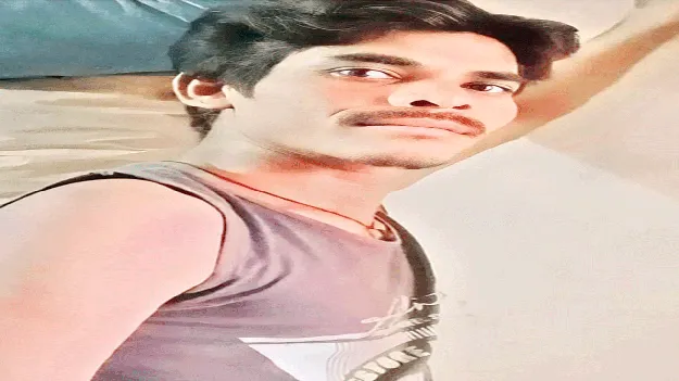 దసరాకు ఊరు వెళుతుండగా..