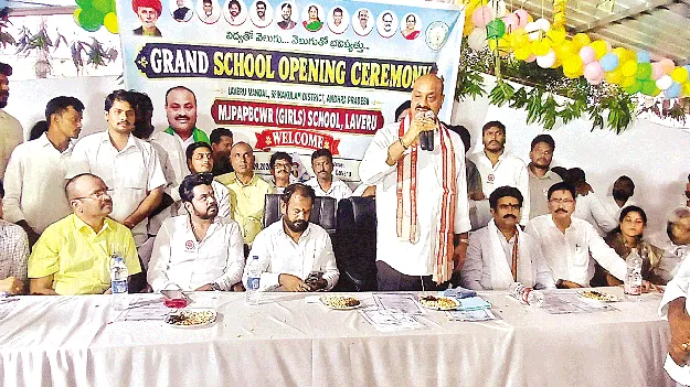 అర్హులందరికీ పింఛన్ల మంజూరు