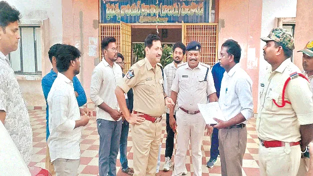 ఎన్నికలకు మూడంచెల భద్రత: ఎస్పీ