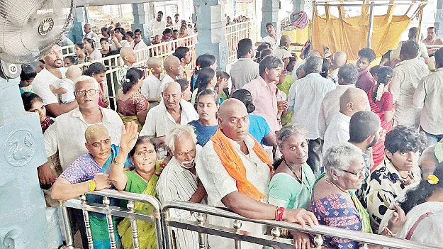 చిన వెంకన్న క్షేత్రంలో భక్తుల రద్దీ   