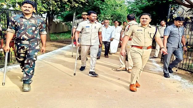 నిబంధనలు ఉల్లంఘిస్తే చర్యలు