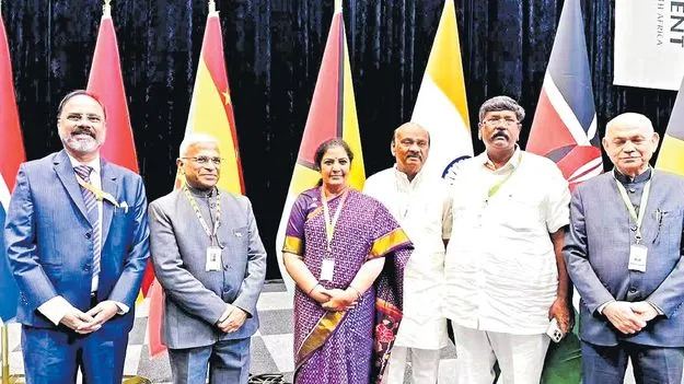 కశ్మీర్‌ మాదే.. వైదొలగాల్సింది మీరే