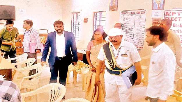 పారదర్శకంగా ఎన్నికలు నిర్వహించండి