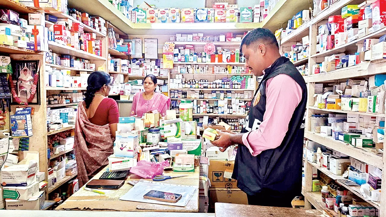 నిషేధిత మందులు విక్రయించవద్దు’