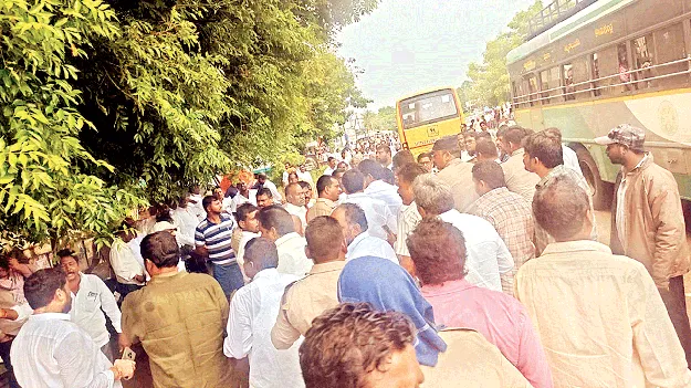 కొలిమిగుండ్లలో ఉద్రిక్తత
