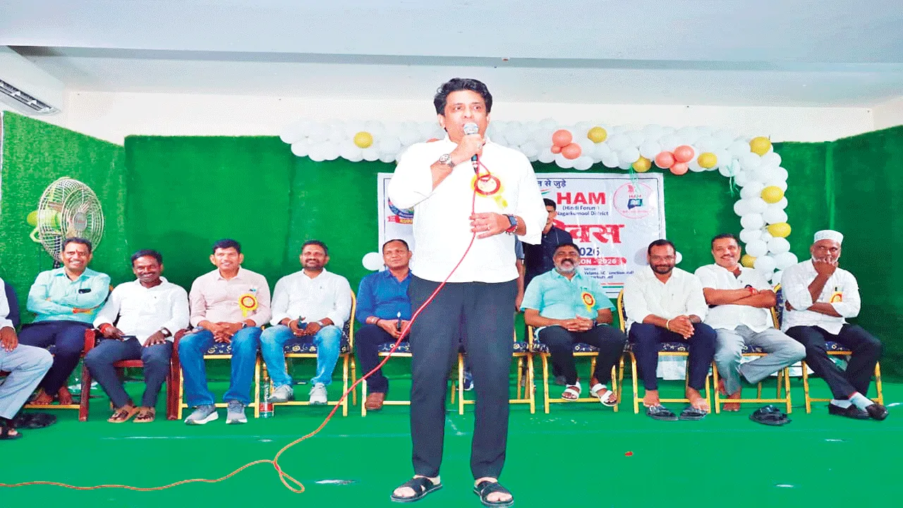 మానవ విలువలు పెంపొందించాలి