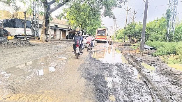నిధులున్నా.. నిర్లక్ష్యం