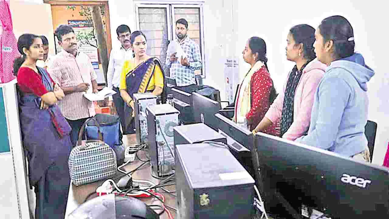 అప్రమత్తంగా ఉండాలి