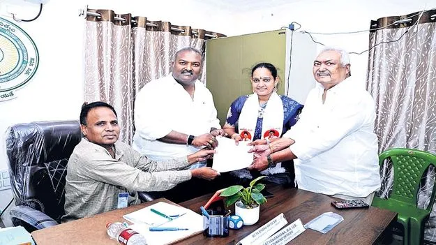 పొత్తులపై తేలని పంచాయితీ