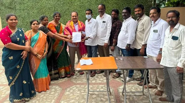 పదవీ కాలం ముగుస్తోంది గౌరవ వేతనం ఏదీ?