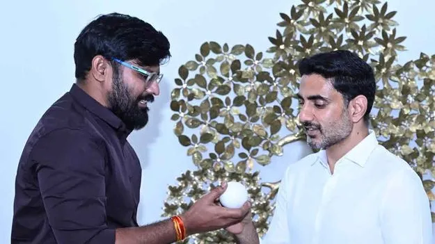 లోకేశ్‌ని కలిసిన అంధుల క్రికెట్‌ మాజీ కెప్టెన్‌ అజయ్‌కుమార్‌