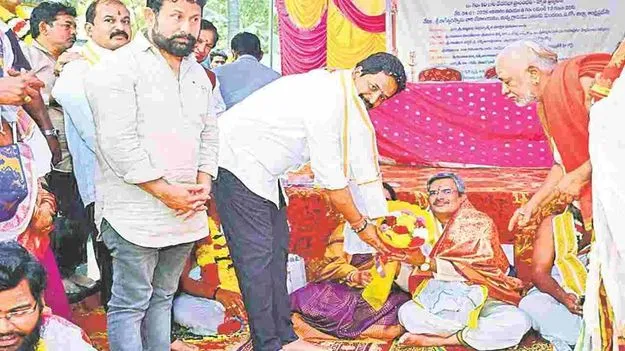 అప్పన్న సేవలో జస్టిస్‌ లక్ష్మణరావు