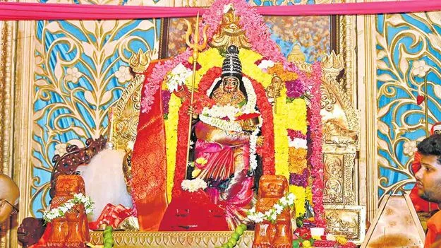 మహాచండీగా కనకదుర్గమ్మ దర్శనం