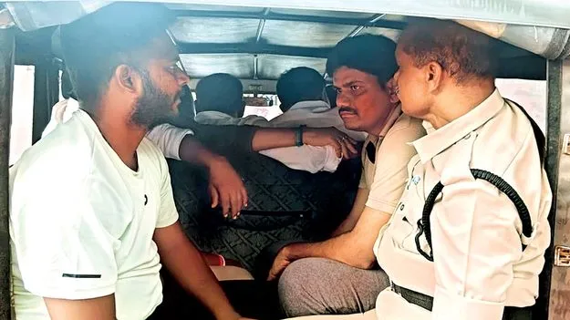      వైసీపీ నాయకుల అరెస్టు 