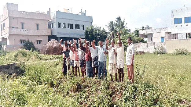 సాగునీటిని అందించండి