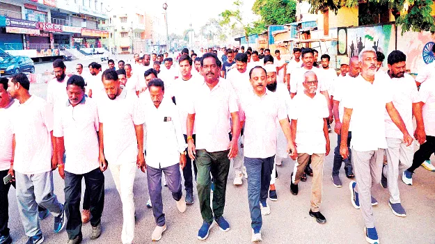 ఉత్సాహంగా గులాబీ శ్రేణుల 5కే రన్‌ 