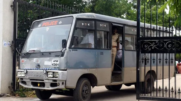 ఆ 4 పట్టణాల్లో వైసీపీ నామినేషన్లు