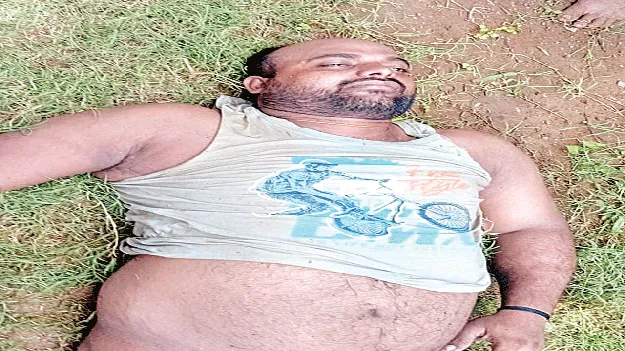  పొలం పనులు చేస్తూనే.. 