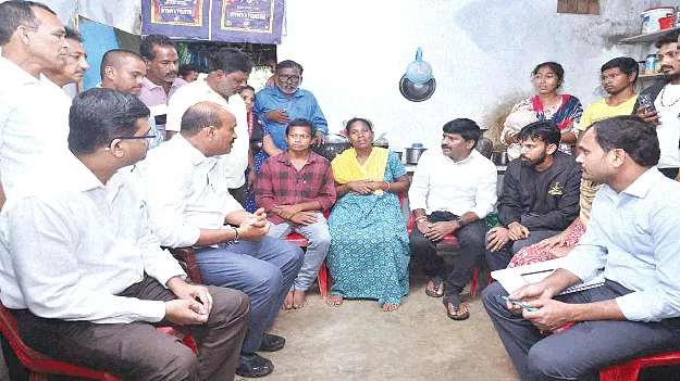 మృతుల కుటుంబాలను ఆదుకుంటాం