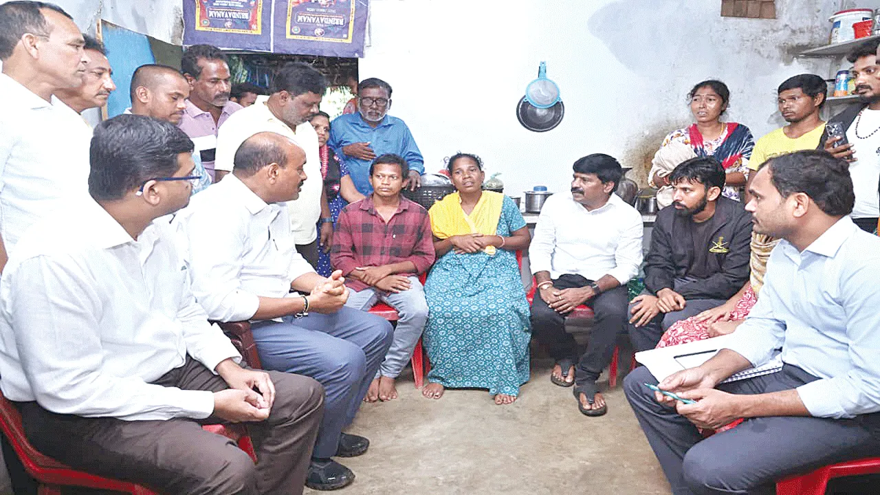 మృతుల కుటుంబాలను ఆదుకుంటాం