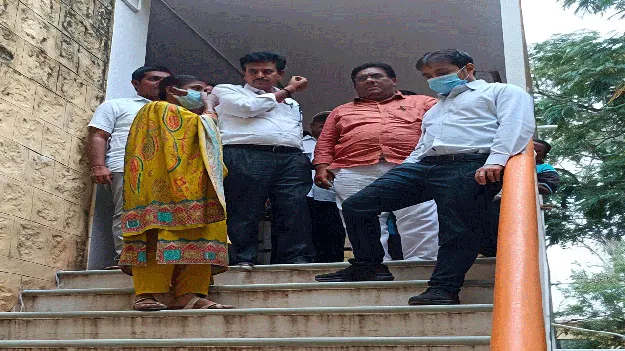  మౌలిక వసతులు కల్పించండి
