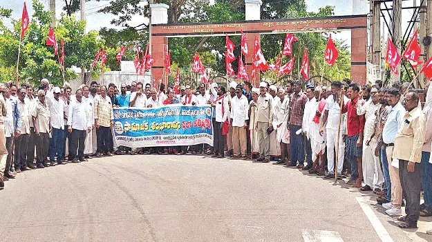 దళితుల సమస్యలు పరిష్కరించాలి