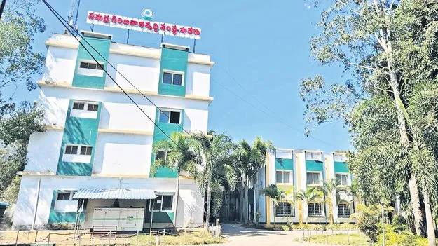 ఎదుగూ బొదుగూ లేని గిరిజన సంక్షేమ విద్యాశాఖ 