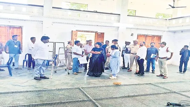 మునిసిపల్‌ ఎన్నికల కౌంటింగ్‌ కేంద్రం పరిశీలన