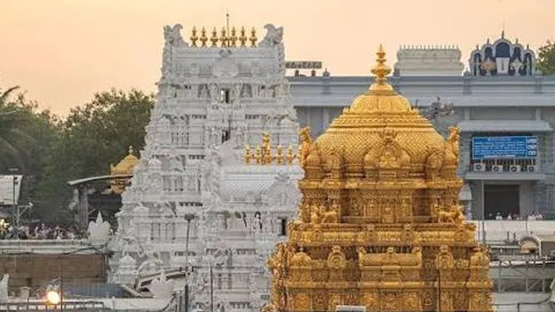 శ్రీవారి సేవలో ప్రముఖులు