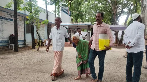 జనసేన తరఫున 70 ఏళ్ల వృద్ధురాలు