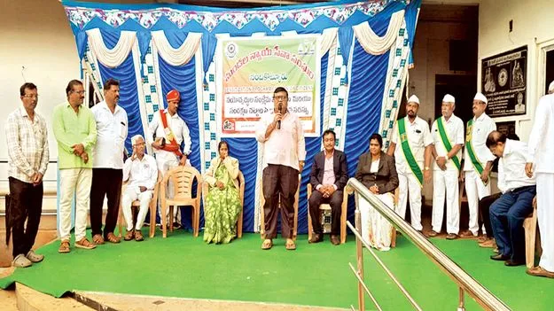 వృద్ధుల హక్కులను కాపాడాలి