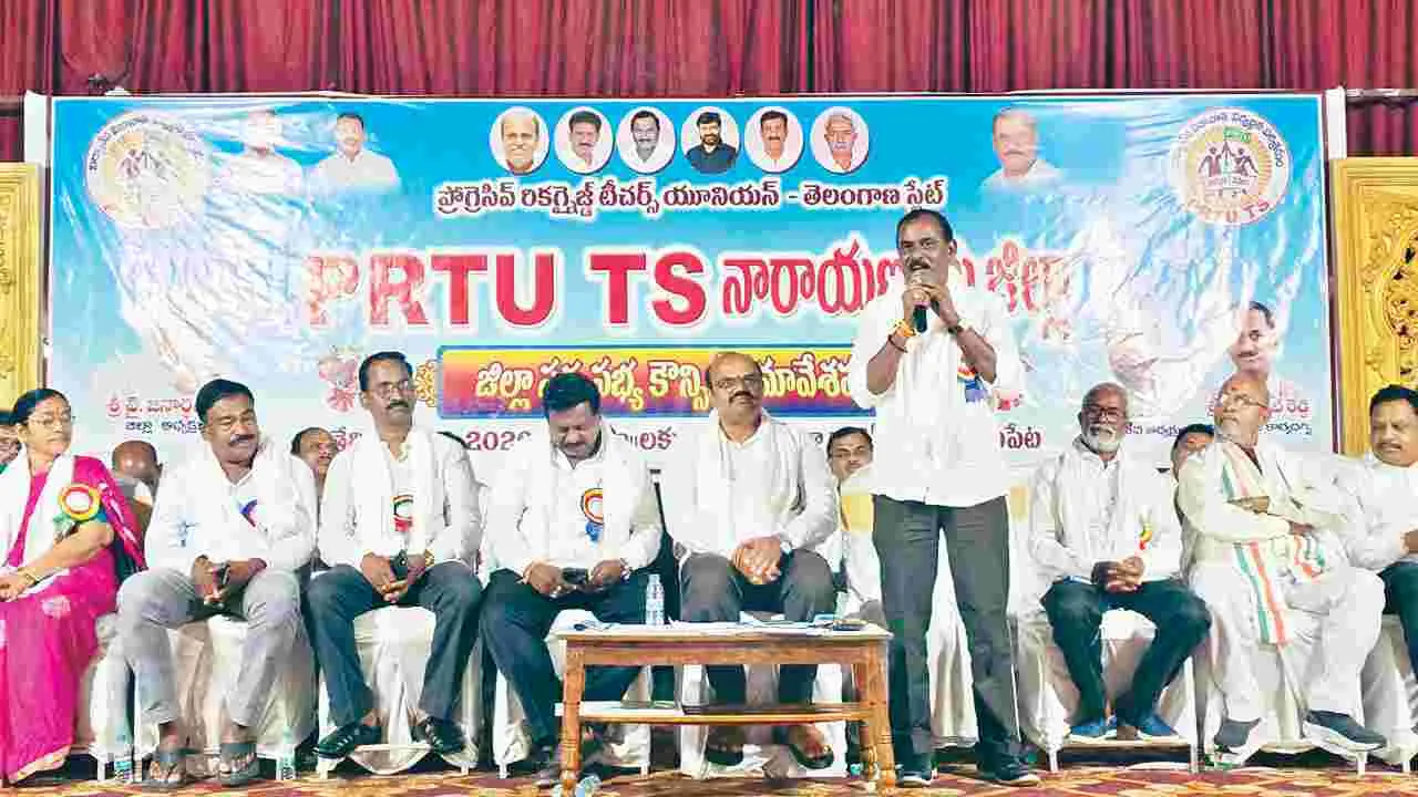 పీఆర్సీ ప్రకటన చేయకపోతే ఉద్యమబాట పీఆర్సీ ప్రకటన చేయకపోతే ఉద్యమబాట