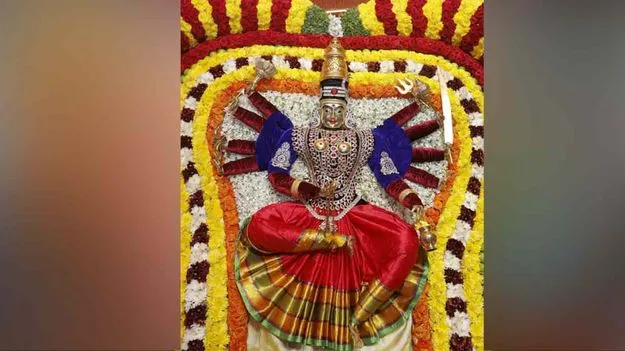 చంద్రఘంట అలంకరణలో భ్రమరాంబ 