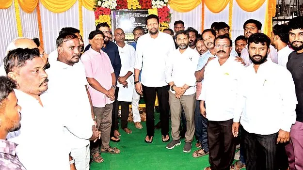 అభివృద్ధి, సంక్షేమాలకు సమ ప్రాధాన్యం 