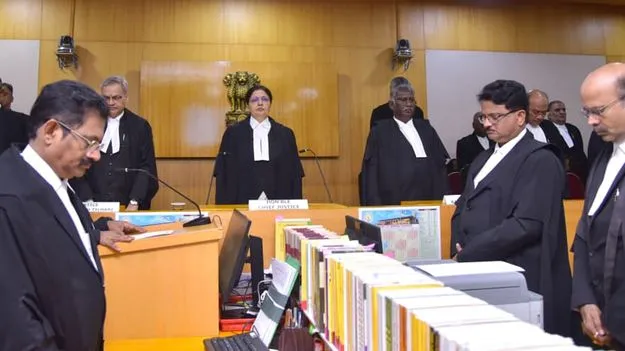 జస్టిస్‌ అవినాష్‌ భాటేకు హైకోర్టు ఘన నివాళి