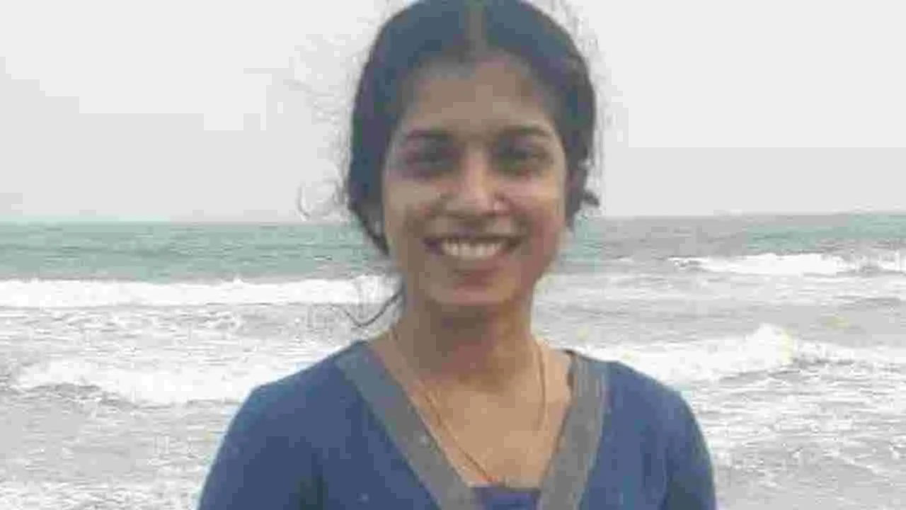 విశాఖలో వైద్య విద్యార్థిని ఆత్మహత్య