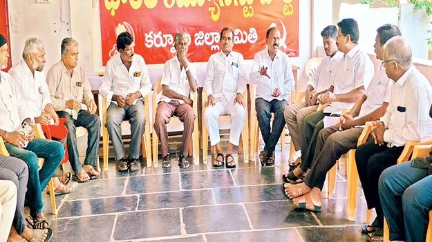 ఎన్నికల ప్రధాన అధికారిని తొలగించాలి