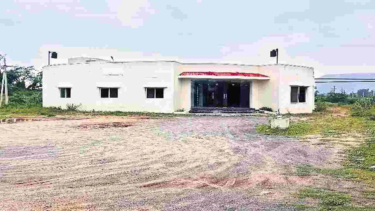 పర్యాటకంపై అంతులేని నిర్లక్ష్యం
