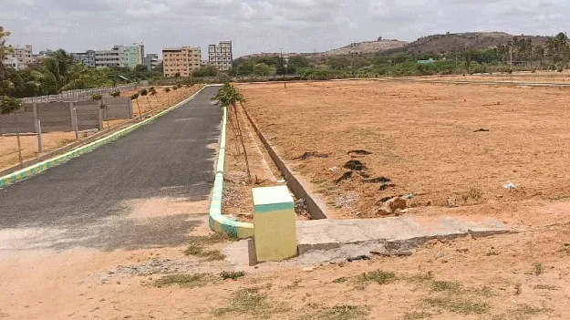రియల్టర్ల ఇష్టారాజ్యం
