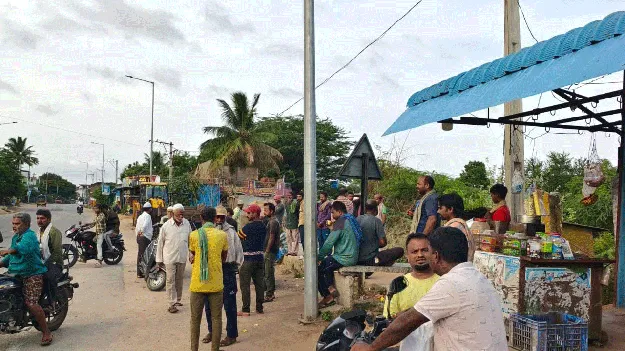  గుర్రంకొండలో వెయ్యి మందికి పైగా బయట రాష్ట్రాల వ్యక్తులు