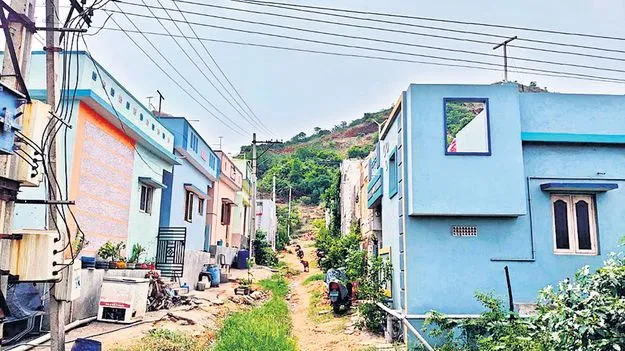 ఎన్నాళ్లీ కష్టాలు?