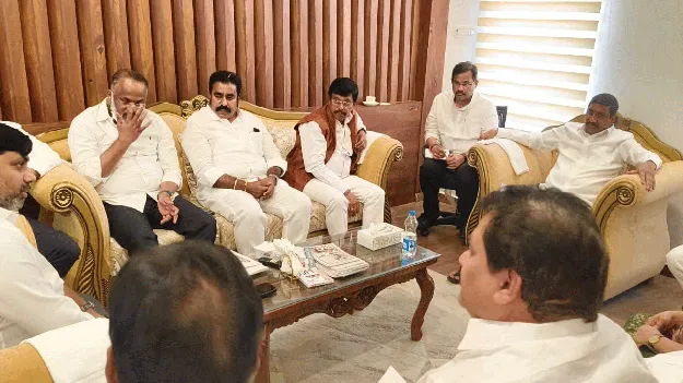 స్థానిక ఎన్నికల్లో గెలుపే లక్ష్యం కావాలి
