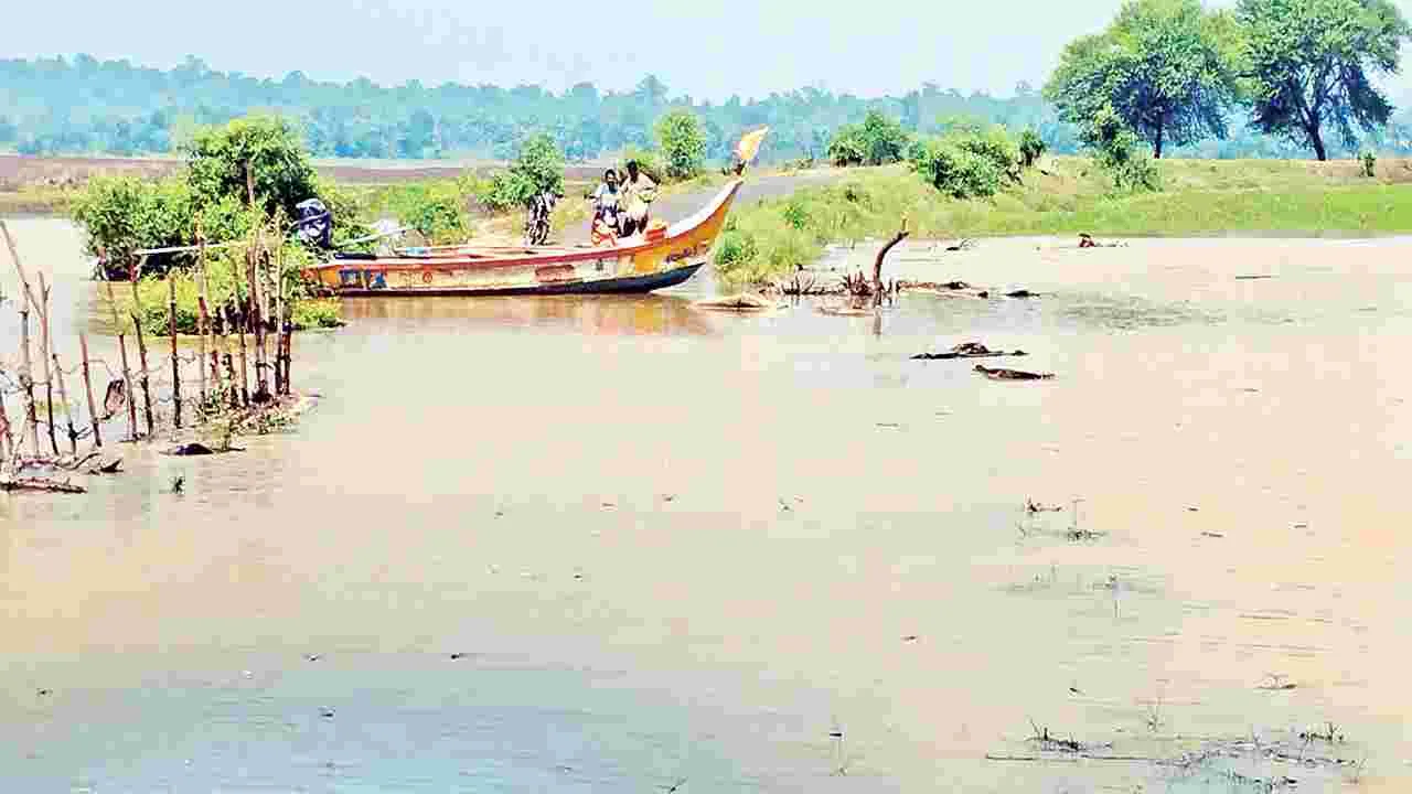 గోదావరికి వరద పోటు